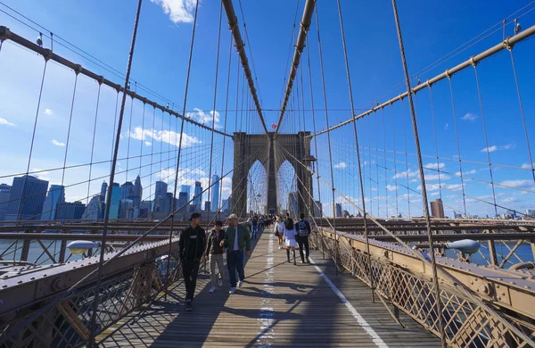 Brooklyn Bridge Nowy Jork - znany punkt orientacyjny Manhattan - Nowy Jork - 1 kwietnia 2017 r. — Zdjęcie stockowe