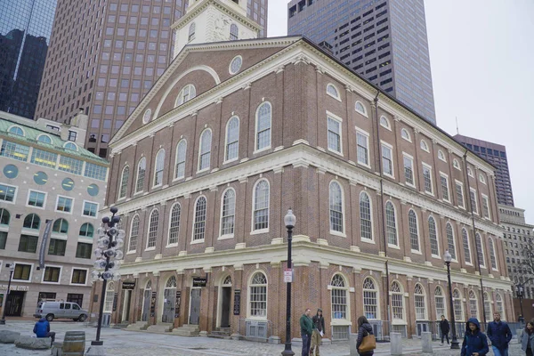Faneuil Hall in Boston Old Town - BOSTON , MASSACHUSETTS - APRIL 3, 2017 — Stock Photo, Image