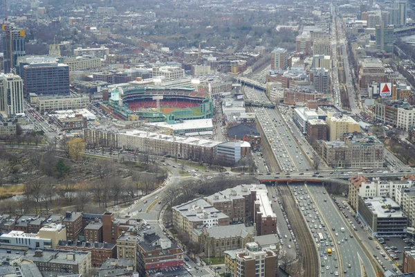 Boston Fenway Park - slavný orientační bod - Boston, Massachusetts – 3. dubna 2017 — Stock fotografie
