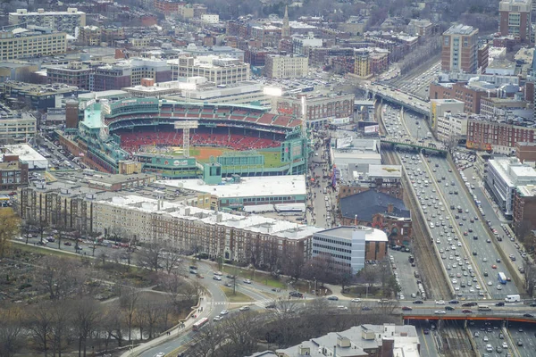 Boston Fenway Park - un famoso punto di riferimento - BOSTON, MASSACHUSETTS - 3 APRILE 2017 — Foto Stock