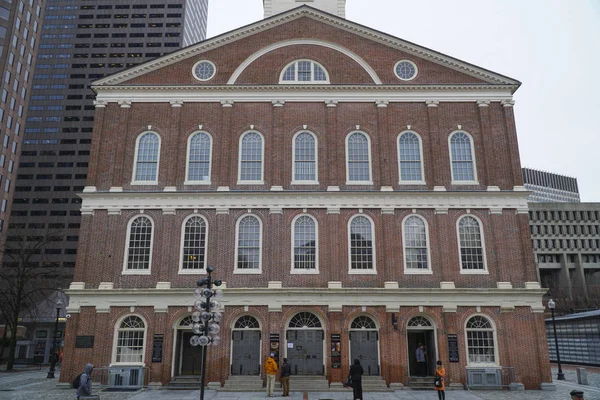 Faneuil Hall in Boston Old Town - Boston, Massachusetts - 3 April 2017 — Stockfoto