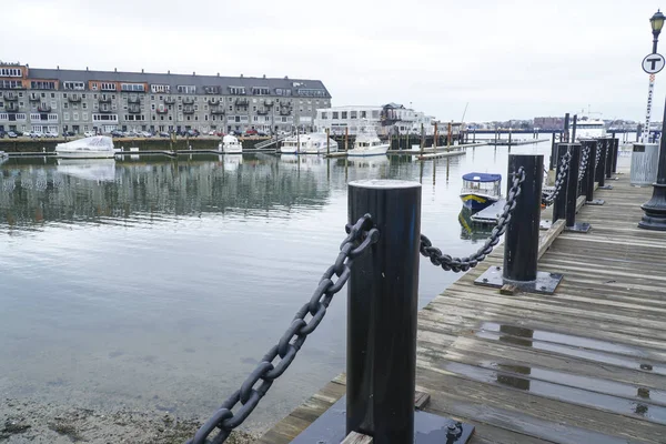 Boston harbor at North Boston - BOSTON , MASSACHUSETTS - APRIL 3, 2017 — Stock Photo, Image