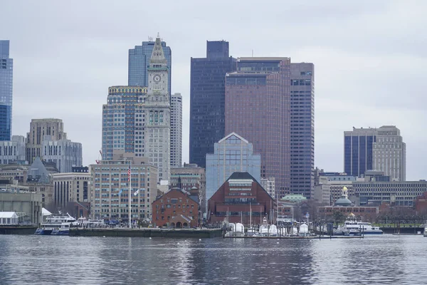 Skyline da cidade de Boston - BOSTON, MASSACHUSETTS - 3 de abril de 2017 — Fotografia de Stock