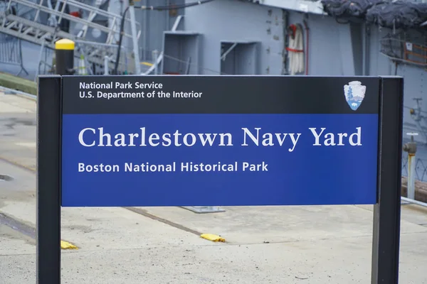 Charlestown Navy Yard in Boston - BOSTON , MASSACHUSETTS - APRIL 3, 2017 — Stock Photo, Image
