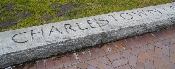 Boston Charlestown engraving in a stone - BOSTON, MASSACHUSETTS - APRIL 3, 2017 — стоковое фото