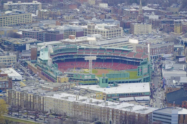 Luchtfoto over Boston Fenway Park - Boston, Massachusetts - 3 April 2017 — Stockfoto