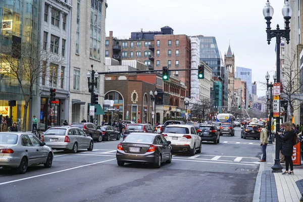 Οδός φαράγγι στη Βοστώνη - Boylston Street - Βοστόνη, Μασαχουσέτη - 3 Απριλίου 2017 — Φωτογραφία Αρχείου