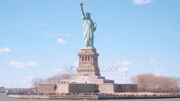 Beroemd Vrijheidsbeeld in New York — Stockvideo