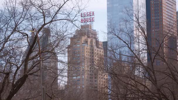 Słynny Essex House w nowojorskim Central Parku — Wideo stockowe