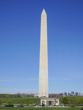 Washington Anıtı güneşli bir günde - Washington Dc - Columbia - 7 Nisan 2017