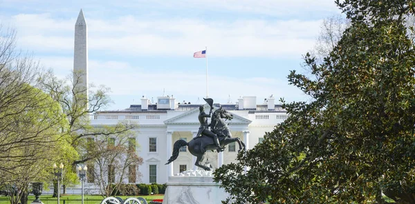 Vita huset i Washington Dc - Visa från Lafayette Square - Washington Dc - Columbia - 7 April 2017 — Stockfoto
