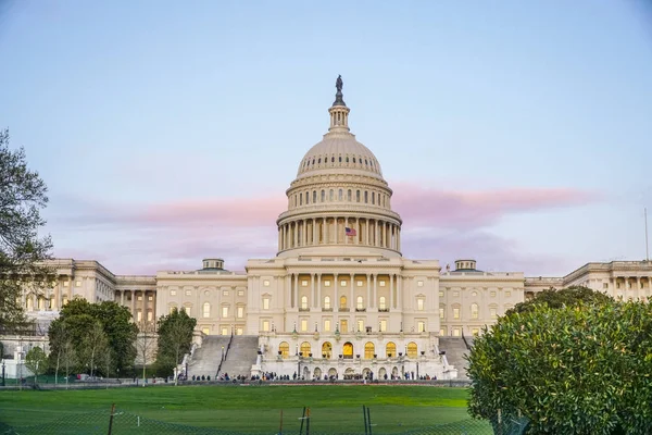 A Capitol, Washington Dc - szép este view - Washington DC-ben - Columbia - 2017. április 7. — Stock Fotó