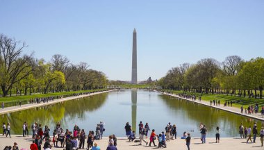 Havuz - Washington Dc - Columbia - 7 Nisan 2017 yansıtan Lincoln Anıtı