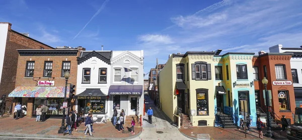 Edificios típicos de colores en Georgetown Washington - WASHINGTON DC - COLUMBIA - 7 DE ABRIL DE 2017 —  Fotos de Stock