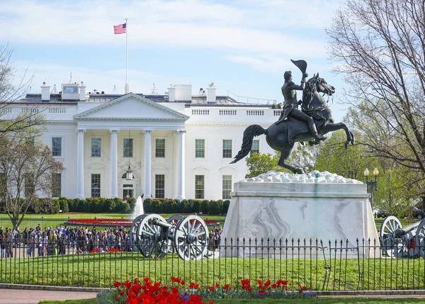 Lafayette Square i biały dom w Washington - Waszyngton - Columbia - 7 kwietnia 2017 r. — Zdjęcie stockowe
