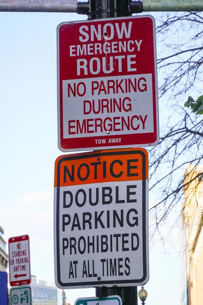 Schnee Notweg Straßenschild - washington dc - Columbia - 7. April 2017 — Stockfoto