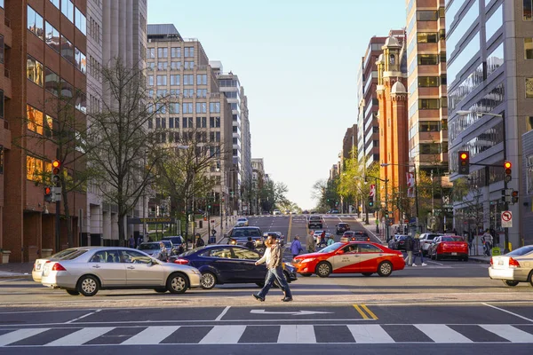 Canyon de rua em Washington DC - WASHINGTON DC - COLUMBIA - 7 de abril de 2017 — Fotografia de Stock