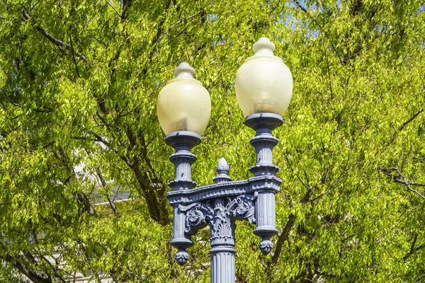 Lanterna de rua em Washington DC - WASHINGTON DC - COLUMBIA - 7 de abril de 2017 — Fotografia de Stock