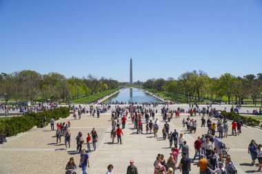 Lincoln Anıtı Washington - Washington Dc - Columbia - 7 Nisan 2017 yansıtan ünlü havuzda