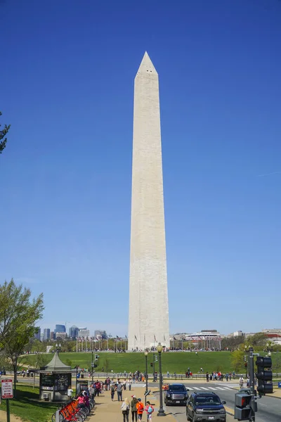 Turismo en Washington - El Monumento - WASHINGTON DC - COLUMBIA - 7 DE ABRIL DE 2017 —  Fotos de Stock