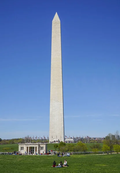 Turismo en Washington - El Monumento - WASHINGTON DC - COLUMBIA - 7 DE ABRIL DE 2017 —  Fotos de Stock