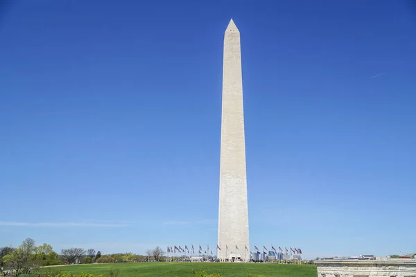 Famoso monumento a Washington en la ciudad de Washington DC - WASHINGTON DC - COLUMBIA - 7 DE ABRIL DE 2017 —  Fotos de Stock