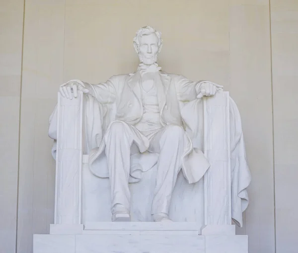 Statyn av Abraham Lincoln vid Lincoln Memorial i Washington - Washington Dc - Columbia - 7 April 2017 — Stockfoto