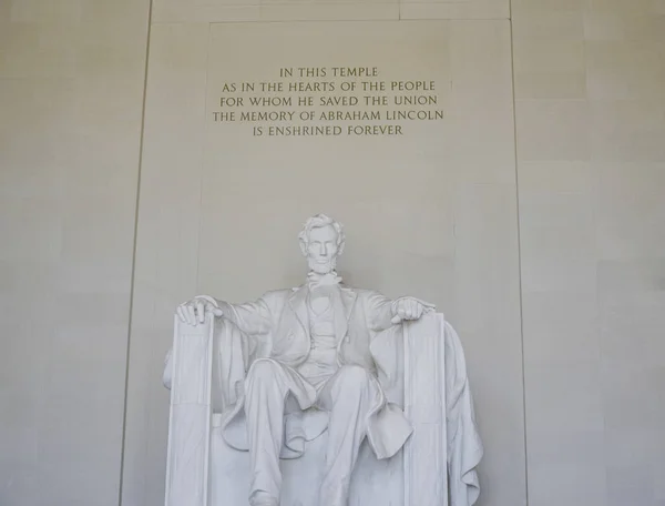 Posągu Abraham Lincoln Lincoln Memorial w Washington - Waszyngton - Columbia - 7 kwietnia 2017 r. — Zdjęcie stockowe