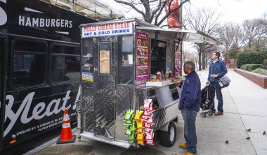 Philly peynirli biftek - sokak Satılık - Philadelphia - Pennsylvania - 6 Nisan 2017