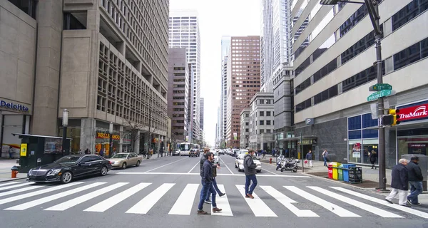 Market Street vista no centro da cidade de Filadélfia - PHILADELPHIA - PENNSYLVANIA - 6 de abril de 2017 — Fotografia de Stock