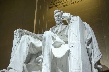 Abraham Lincoln Lincoln Memorial Washington'da bir sandalyede oturan heykeli