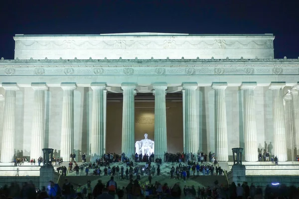 有名なリンカーンの記念物ワシントン夜 - ワシントン Dc - コロンビア - 2017 年 4 月 9 日 — ストック写真