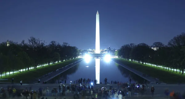 The Reflecting Pool in Washington by night - view from Lincoln Memorial — Stock Photo, Image