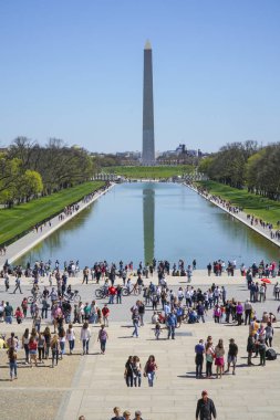 Washington Anıtı ve yansıtan havuzu - Washington, District Of Columbia - 8 Nisan 2017