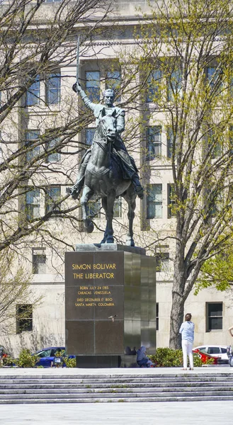 Simón Bolívar - El Libertador - estatua en Washington DC - WASHINGTON, DISTRITO DE COLUMBIA - 8 DE ABRIL DE 2017 —  Fotos de Stock