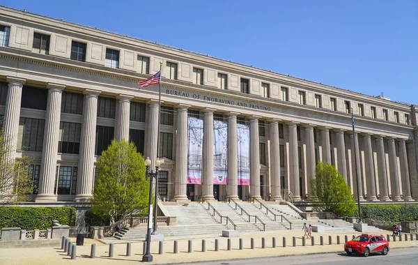 Bureau of Engraving and Printing in Washington DC - WASHINGTON, DISTRICT OF COLUMBIA - APRIL 8, 2017 — Stock Photo, Image