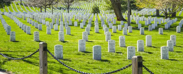 Famoso cimitero di Arlington a Washington - WASHINGTON, DISTRICT OF COLUMBIA - 8 APRILE 2017 — Foto Stock