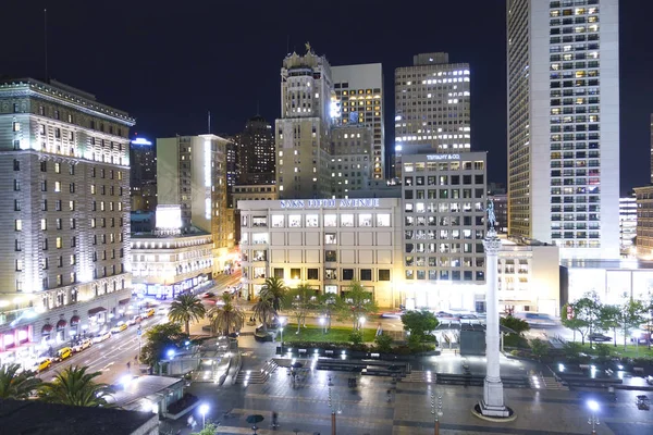 Beliebter ort in san francisco - der gewerkschaftsplatz in der nacht - san francisco - kalifornien - 17. april 2017 — Stockfoto