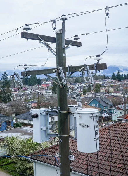 Electricidad en la ciudad de Vancouver - VANCOUVER - CANADÁ - 12 DE ABRIL DE 2017 —  Fotos de Stock