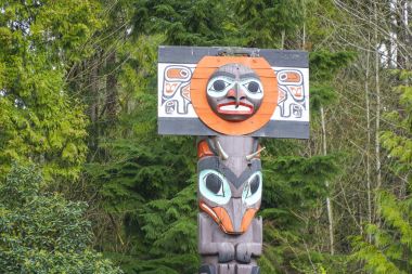 Stanley Parkı Vancouver - Totem direkleri - Vancouver - Kanada - 12 Nisan 2017