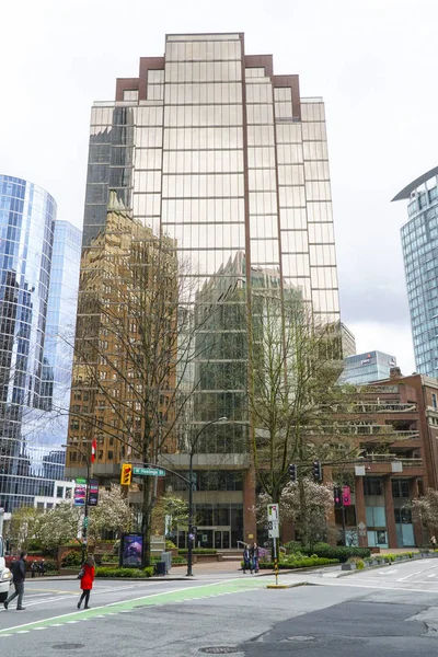 Moderní kancelářská budova v Vancouver - 999 W Hastings street - Vancouver - Kanada - 12 dubna 2017 — Stock fotografie