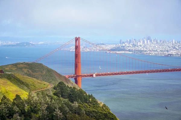 Vue aérienne du pont Golden Gate à San Francisco - SAN FRANCISCO - CALIFORNIA - 18 AVRIL 2017 — Photo