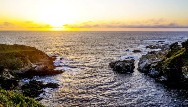 Tramonto sull'Oceano Pacifico a Big Sur California — Foto Stock