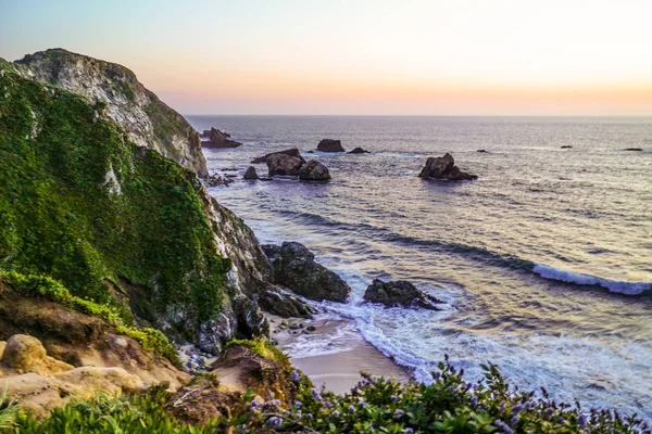 在 Big Sur 加州太平洋海岸上空的惊人观点 — 图库照片