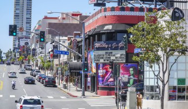 Sunset Bulvarı Batı Hollywood sokak göster - Los Angeles - California - 20 Nisan 2017
