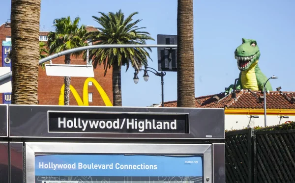 Registrati Hollywood e Highland all'ingresso della metropolitana - LOS ANGELES - CALIFORNIA - 20 APRILE 2017 — Foto Stock