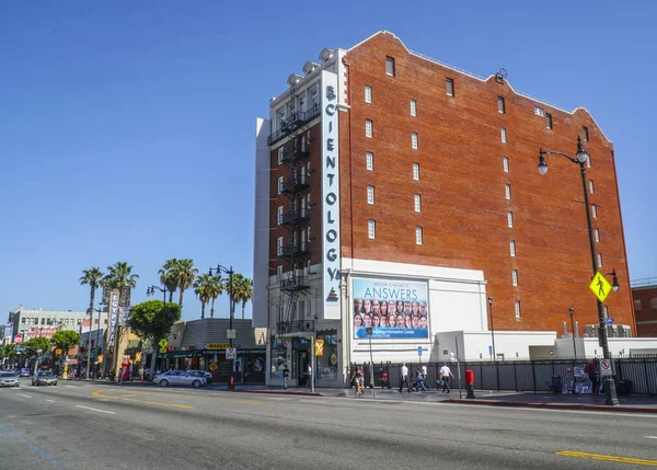 Skientology Building Hollywood Boulevardilla Los Angelesissa - LOS ANGELES - CALIFORNIA - huhtikuu 20, 2017 — kuvapankkivalokuva