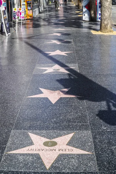 De beroemde Walk of Fame op Hollywood Boulevard - Los Angeles - Californië - 20 April 2017 — Stockfoto