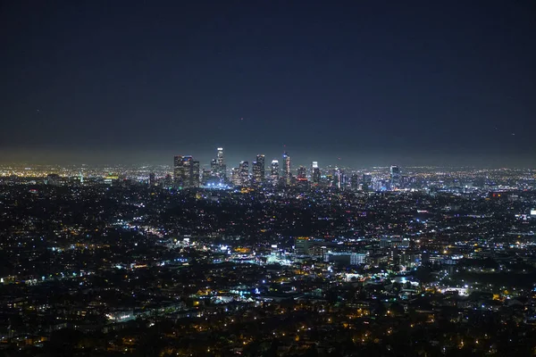 Miasto Los Angeles przez noc - Los Angeles - California - 20 kwietnia 2017 r. — Zdjęcie stockowe
