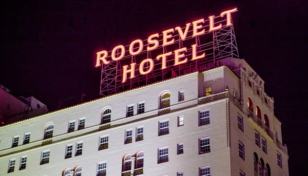 Roosevelt Hotel a Hollywood di notte - LOS ANGELES - CALIFORNIA - 20 APRILE 2017 — Foto Stock